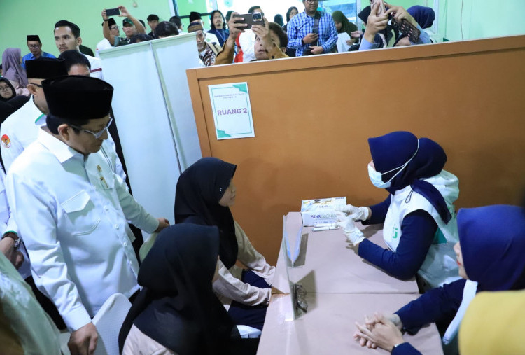 Menag Tinjau Langsung Pelaksanaan Cek Kesehatan Gratis Perdana di Pesantren