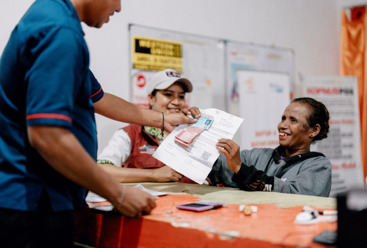Berkah Ramadan, Gus Ipul Pastikan Bansos PKH dan Sembako Sudah Cair