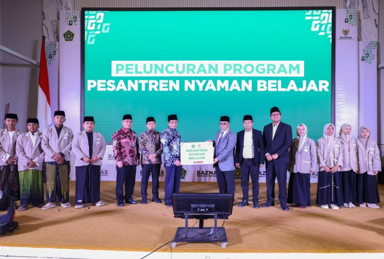 BAZNAS dan Kemenag Salurkan Rp17,5 Miliar untuk Program Pesantren Nyaman Belajar