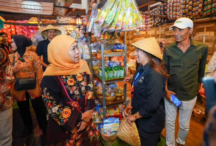 Buka PRJ Surabaya 2025 Gubernur Khofifah Yakin Bakal Menjadi Penguat Ekonomi Inklusif dan Serap Tenaga Kerja