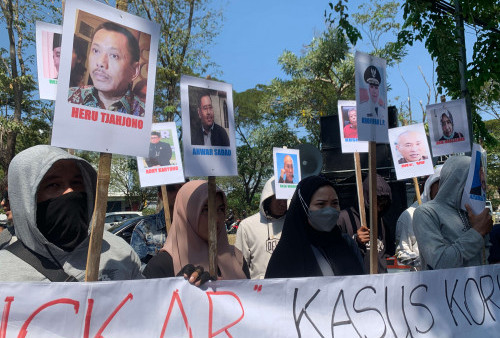Jaka Jatim Gelar Demo di Pengadilan Tipikor Surabaya, Dukung Sahat Bongkar Kasus Dana Hibah