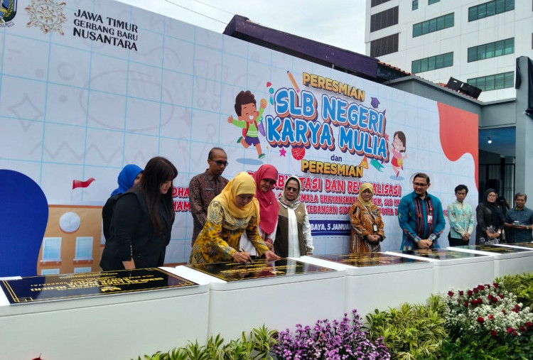 Pemprov Jatim Resmikan SLB Karya Mulya Jadi Sekolah Negeri 