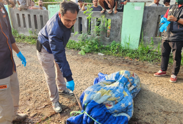 Mayat Wanita yang Terbungkus Kasur Ternyata Sempat Menginap Dua Hari di Kontrakan Pelaku