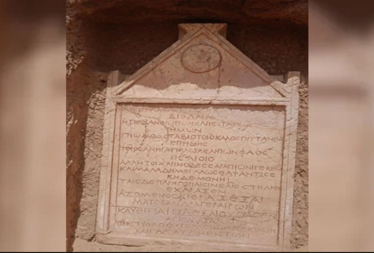 Makam Mesir Kuno Berisi Elegi Yunani untuk Hakim Ditemukan di Dakhla
