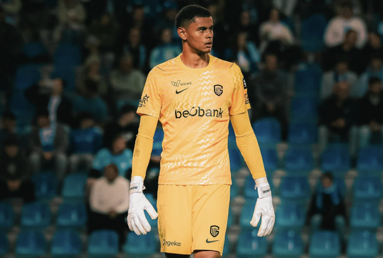 Liverpool Rekrut Talenta Muda Terhebat, Kiper Belgia Disebut Calon Penerus Alisson