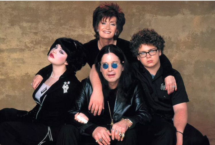 Kenangan The Osbournes, Momen Absurd Ozzy Osbourne Kejar-Kejaran dengan Kucing