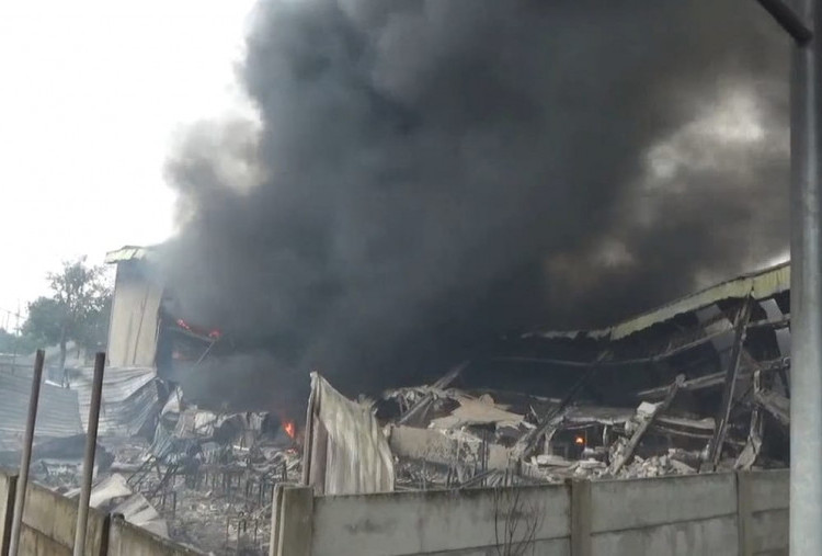 Detik-Detik Pabrik Styrofoam di Cikupa Ludes Terbakar, Miliaran Melayang