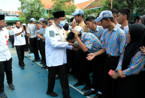 Gus Ipul Road Show Apel Pagi di Sekolah-Sekolah, Kampanyekan Persiapan Menyambut MTQ Jawa Timur Ke-30