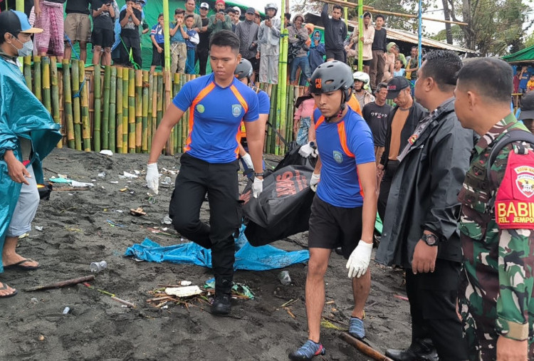 Terseret Arus Sungai Melau Praya, Jenazah Pawan Ditemukan di Pantai Gading Mataram 