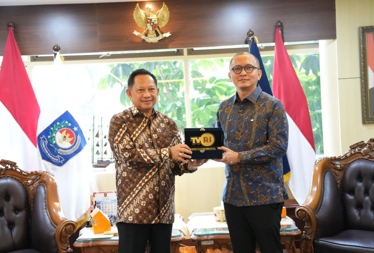 Mendagri Tito Minta Pemda Perbanyak Nobar Piala Dunia: Ekonomi Rakyat akan Bergerak