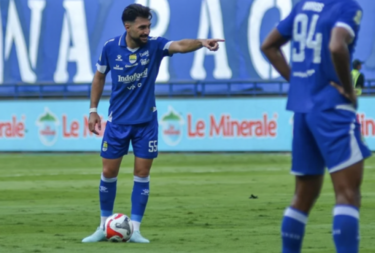 Dipanggil Timnas Irak, Bek Persib Siap Tempur di Play-off Piala Dunia 2026