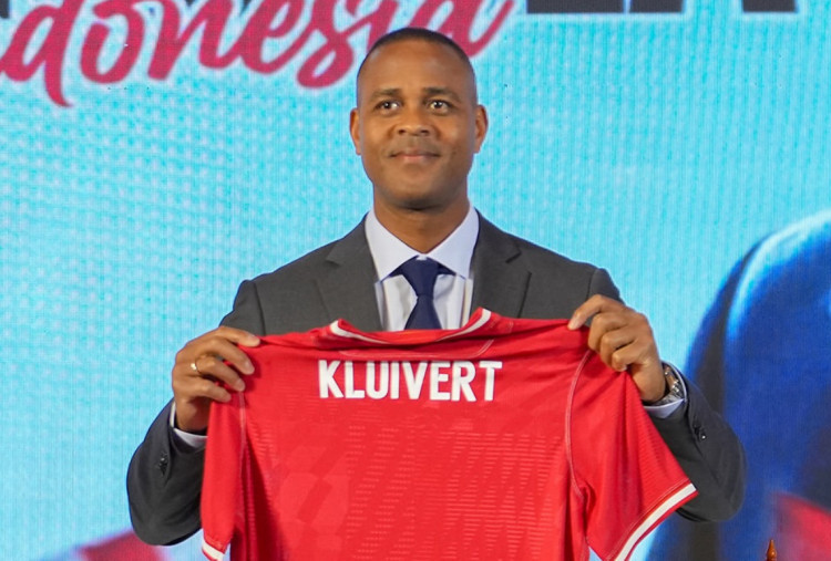 Kluivert Dipecat Sebagai Pelatih Timnas indonesia, Kusnaeni: Salah Waktu, Minim Pemahaman dan Gagal Total