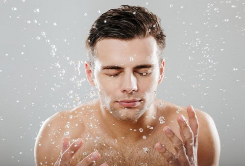 5 Alasan Penting Pria Juga Wajib Pakai Skincare, Jangan Mau Kalah Glowing!