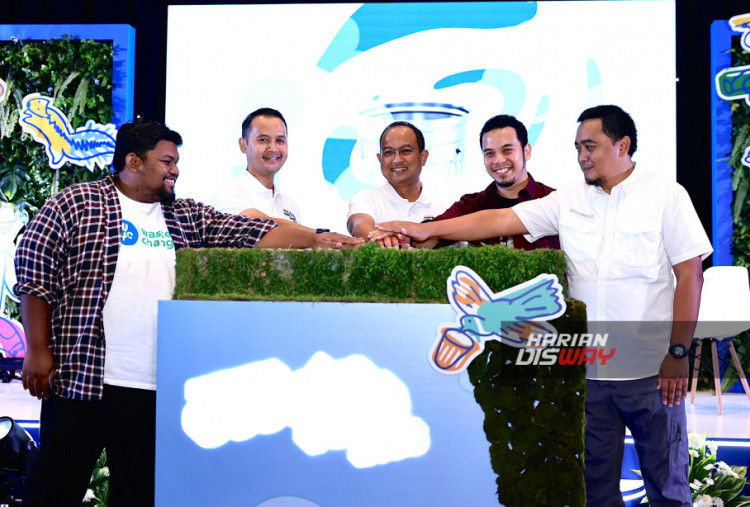 Pertamina Eco RunFest 2025 juga dimeriahkan oleh Energizing Music Festival dan Eco Market yang menampilkan puluhan UMKM dan penampilan artis seperti NDX AKA, GAC, dan Kunto Aji. Tiket dapat dibeli mulai 21 Juli 2025 melalui aplikasi MyPertamina.
