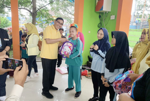 Peringatai Hari Anak Nasional, DPD Golkar Kota Tasikmalaya Ajak Piknik Anak Anak