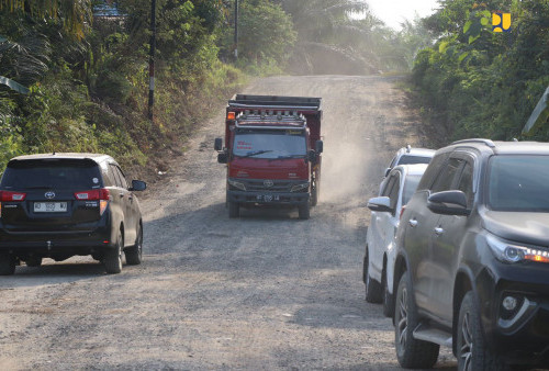 Tingkatkan Akses ke IKN, PUPR Perbaiki Jalan Rusak di Kawasan Penyangga