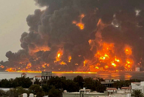 Israel dan Sekutunya Balas Serangan Drone Yaman, Kebakaran Besar Landa Pelabuhan dan Bandara Hodeidah