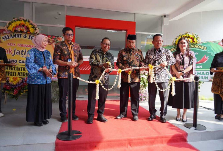 Akselerasi Pertumbuhan Bisnis, Bank Jatim  Grand Launching Kantor Cabang Caruban 