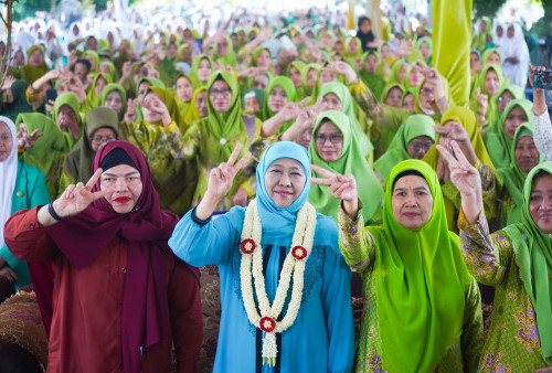 Khofifah dan Gus Reza Lirboyo Mauludan Bersama PCNU, Muslimat dan fatayat Bangkalan, Ajak Perbanyak Shalawat