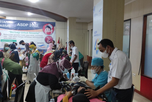 100 Anak Dikhitan Massal ASDP Pelabuhan Tanjung Kalian 