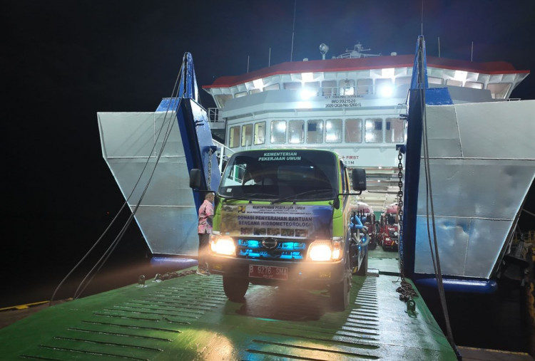 Perjuangan 10 Jam Tembus Sulitnya Dampak Banjir Bawa Pasokan Sanitasi dan Air Bersih ke Aceh Tamiang