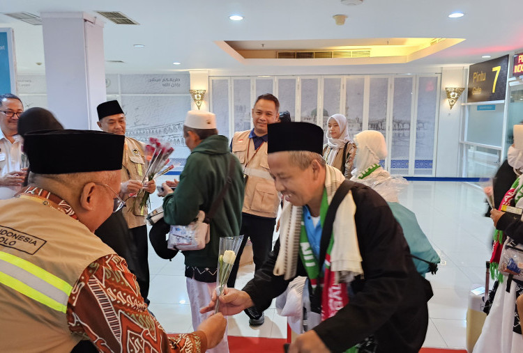 28.536 Jamaah Haji Sudah Tiba di Tanah Air, Kemenhaj Ingatkan Larangan Bawa Air Zamzam dalam Koper