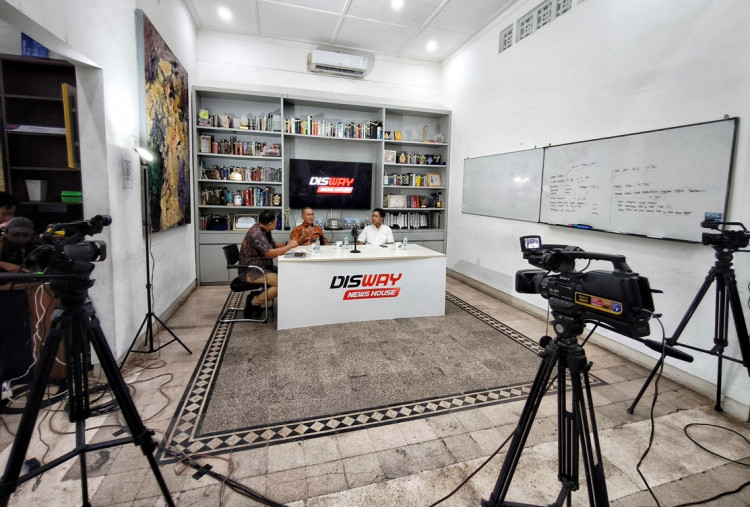 Refleksi Hari Pers Nasional (2): Dilema Podcast Tanpa Kartu Pers