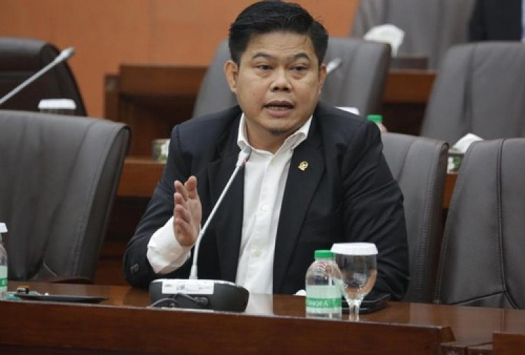 DPR Soroti Ekspor SDA Indonesia Lewat Singapura, Minta Prabowo Tegaskan Pasal 33 UUD 1945