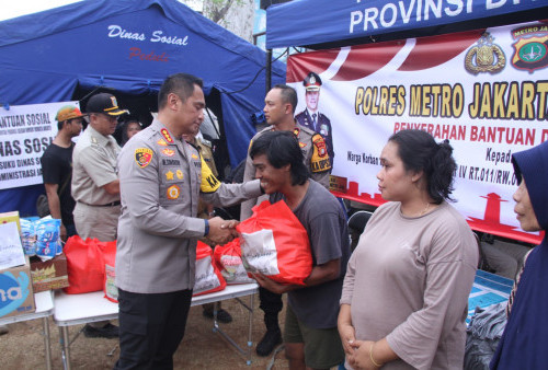 Peduli Kebakaran Tambora, Polres Jakbar Salurkan 400 Paket Bantuan dan Buka Posko Layanan Dokumen