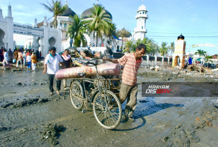 20 Tahun Tsunami Aceh: Sirene Menggema di Masjid Baiturrahman, Kenang Nyawa yang Hilang di Seluruh Asia