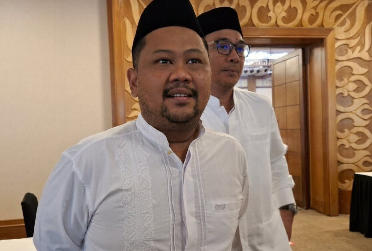 Wujudkan Pemulihan Ekonomi, Bupati Gresik Salurkan Bantuan Modal Rp215 Juta untuk PKL Semambung