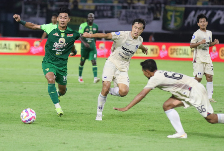 Persebaya vs Persita 1-1: Bajol Ijo Lupa Caranya Menang! 