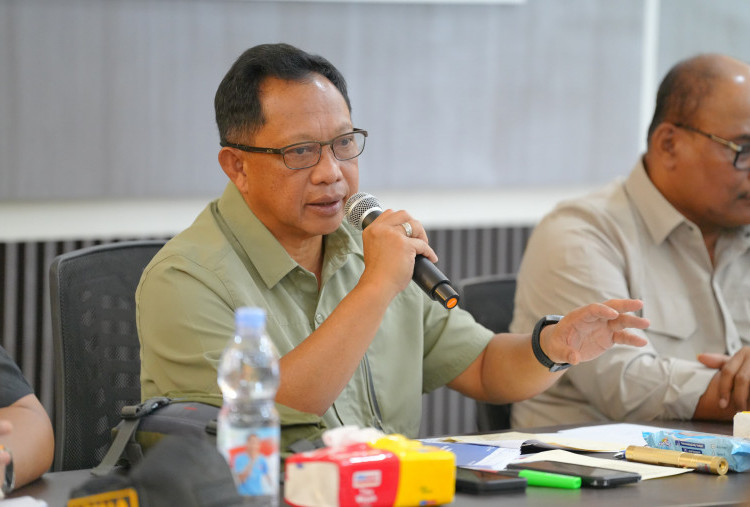 Mendagri Dorong Percepatan Penanganan Banjir dan Longsor di Aceh Tamiang, Fokus pada Pembersihan Lumpur dan Logistik