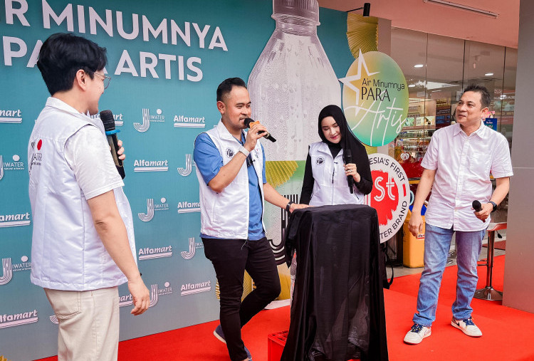 Rahasia Shandy Purnamasari dan Gilang J99 Jaga Metabolisme Tetap Sehat, Minum Air Putih Favorit Artis