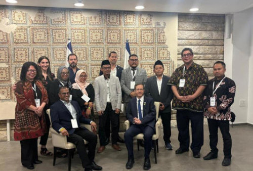 Foto Kontroversial Kader NU Bersama Presiden Israel, Jokowi Minta Ditanyakan ke PBNU!