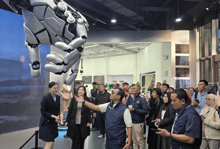 Disway Business Adventure Beijing-Tianjin (1): Disambut Robot-Robot Humanoid di Robot Mall