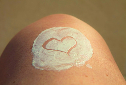 5 Tips Memilih Sunscreen yang Tepat Agar Terhindar dari Sunburn saat Panas Ekstrem di Indonesia