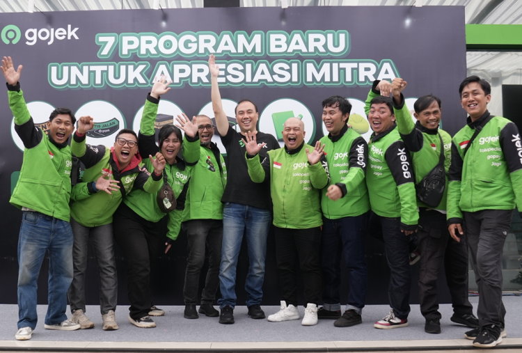Wujud Nyata PAM, Gojek Dukung Pendidikan Anak Mitra Lewat Penyaluran 35.000 Paket Perlengkapan Sekolah  