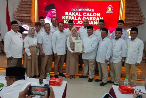 Gerindra Serahkan 5 Rekomendasi dan Satu Surat Tugas Bacakada Jatim