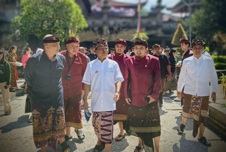 PLN Icon Plus Bersama Gubernur Bali Genjot Energi Baru Terbarukan dan Digitalisasi Daerah