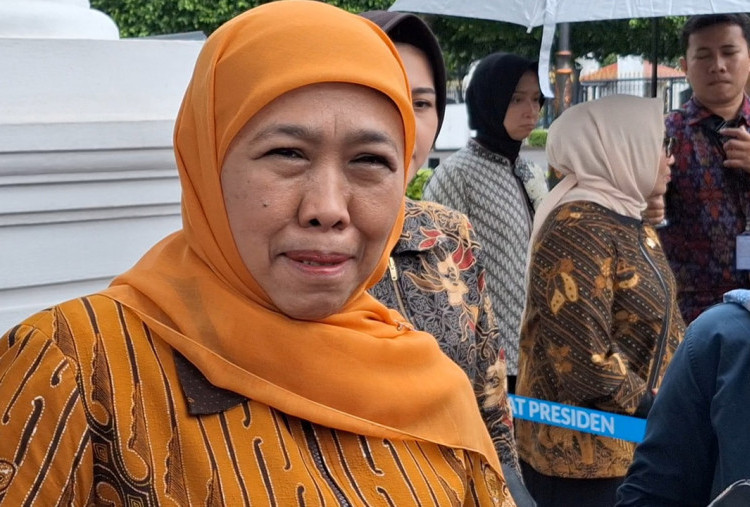 Respon Santai Khofifah Digugat oleh Risma - Gus Hans Soal Pilkada Jatim 2024