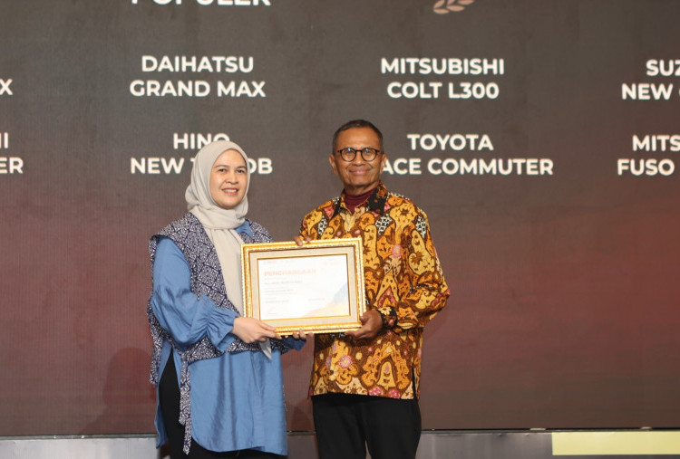 Isuzu Raih Apresiasi Disway Awards 2025 Kategori Otomotif Kendaraan Logistik, Dorong Penguatan Branding Nasional