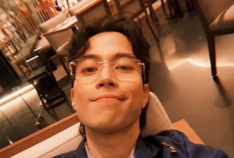 Lirik Lagu 'Pelukmu Sementara, Hatiku Selama': Karya Terakhir Vidi Aldiano Untuk Penggemar