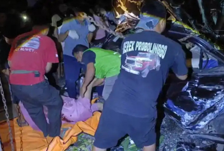 4 Orang Korban Kecelakaan Maut di Probolinggo, Ada Balita Tewas dalam Pelukan Ibu