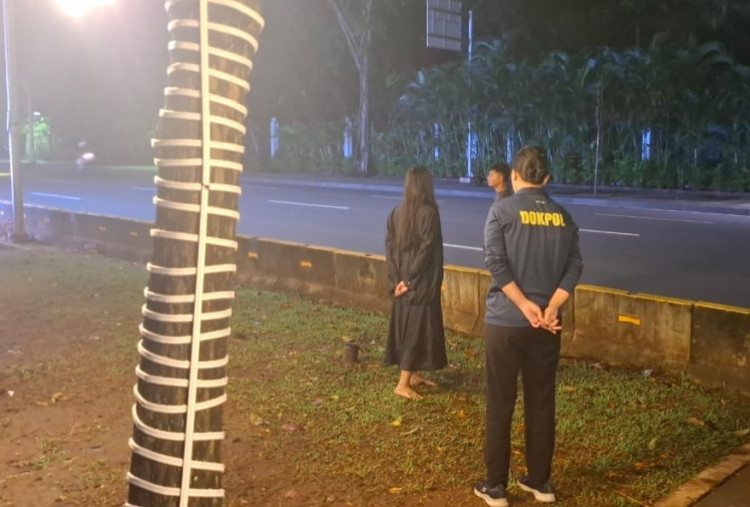 Sudah Bawa Tali, Paspampres Gagalkan Aksi Percobaan Bunuh Diri Wanita Muda di Depan Istana