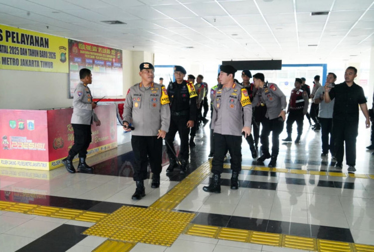 Komandan Brimob Terjun Sisir Gereja, Pastikan Perayaan Nataru Aman dan Damai