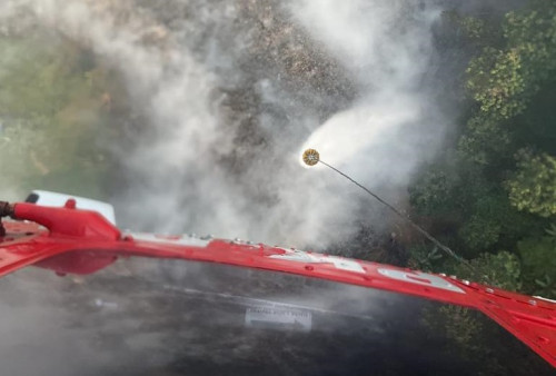 Gubernur Jabar Minta Tolong Padamkan Kebakaran TPA Sarimukti, BNPB Kerahkan Helikopter