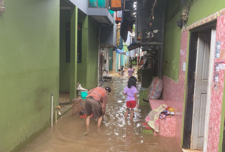 Kampung Kebon Pala Terendam Banjir 2,5 Meter Selama 12 Jam, Warga Belum Terima Bantuan