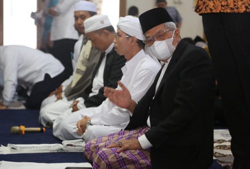 Shalat Idul Adha di Masjid Baiturrahman, Mawardi Yahya Ajak Warga Sumsel Teladani Keikhlasan Nabi Ibrahim