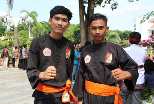 Ragam Perguruan Bela Diri dan Baju Adat di Peringatan Sumpah Pemuda Surabaya